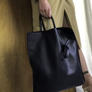 Zwarte shopper met knoop